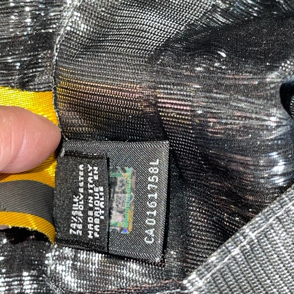 Preloved Fendi silk scarf gorgeous condition size is 70” long and 18”wide - Picture 11 of 15